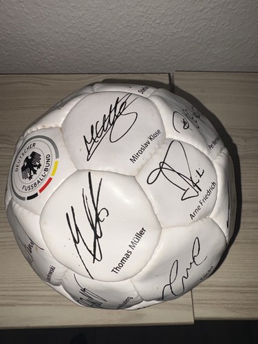 Dfb ball mit unterschriften - dfb,
